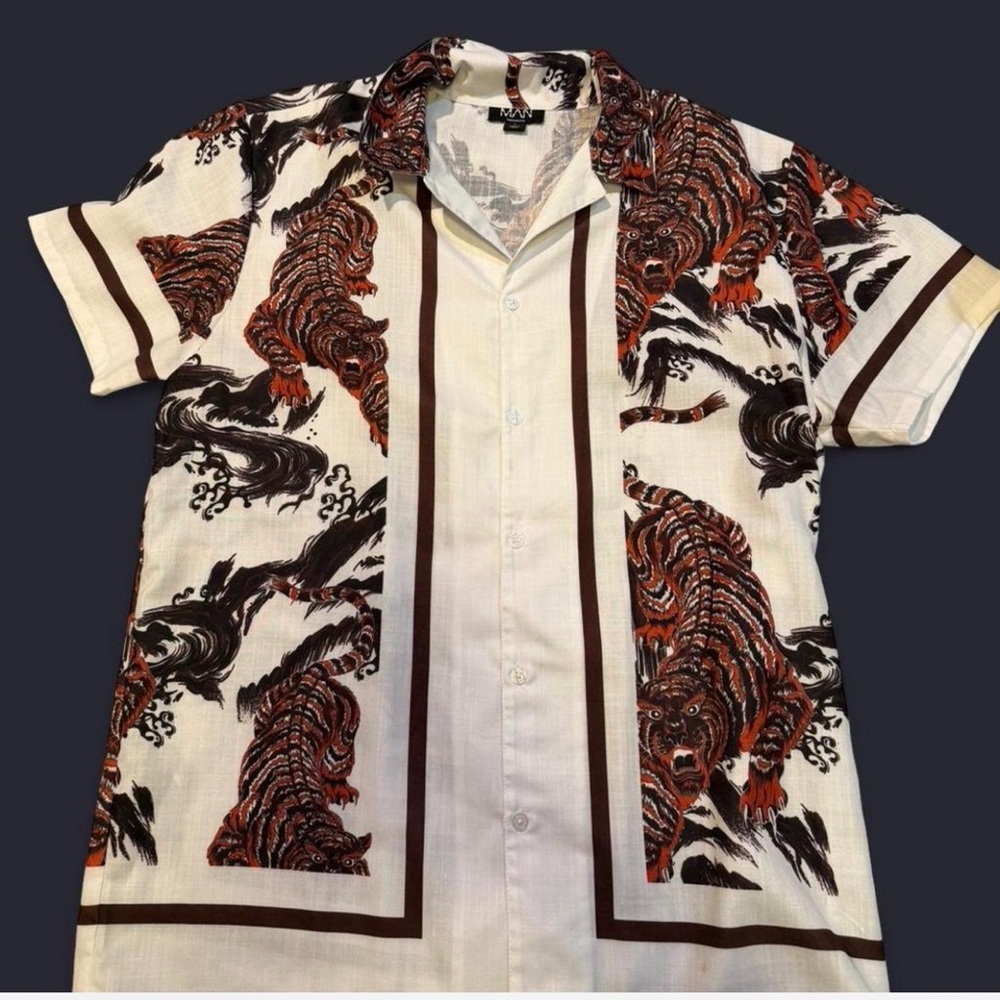 [ SOLD ]Men's Bold Tiger Print Casual Shirt